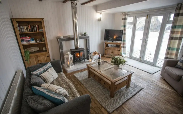 Lusty Glaze Beach Accommodation