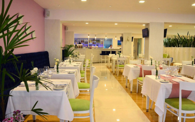 Le Parc Hotel & Suites