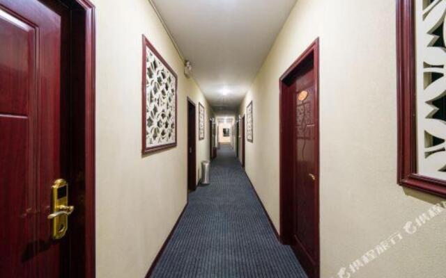 Zuolin Business Hotel