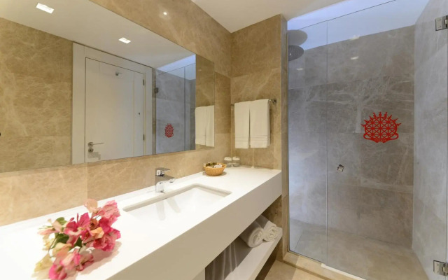 Lugga Boutique Hotel & Beach