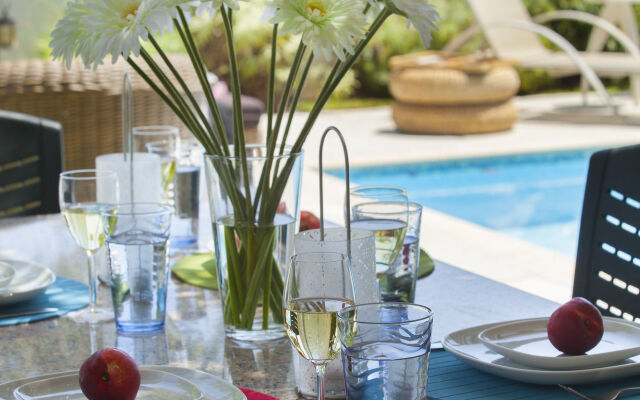 Artisan Resort