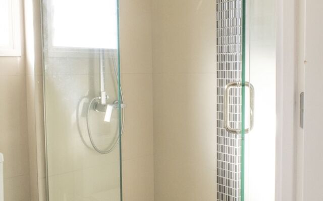 Arent Serviced House 14A Dignan St