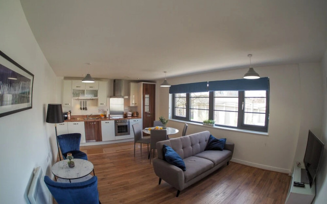 SA Today Apartments Farnborough with Fibre Wi-Fi & Netflix