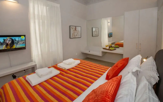 Sophisticated Apartment in Syntagma by GHH