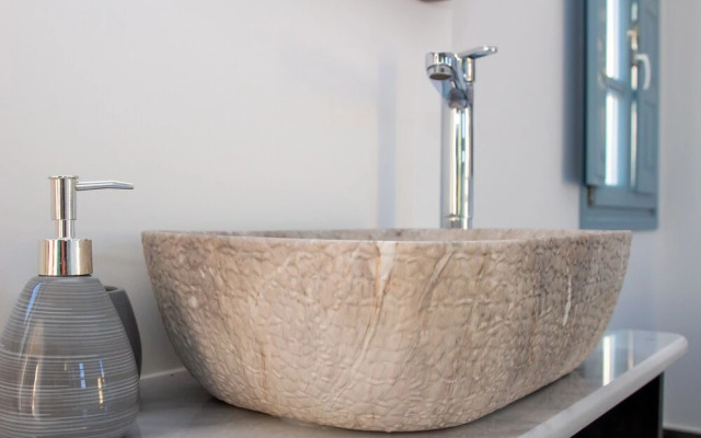 BlackStone Luxury Suites