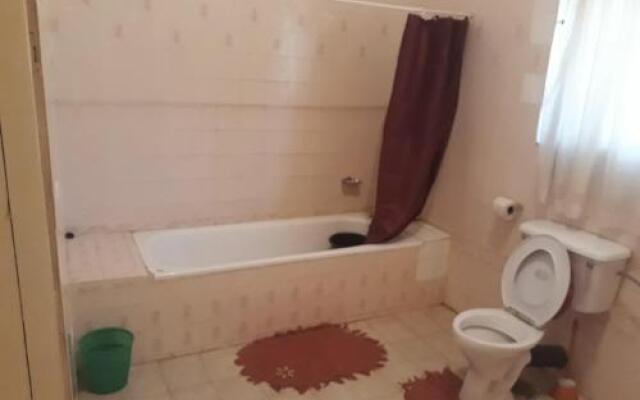Hatfield Hotel And Suites