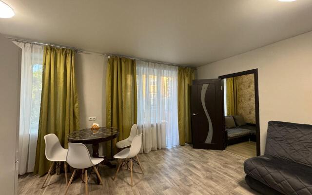 Апартаменты на улице Конституции 1