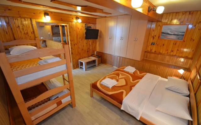 Apartments Corovic