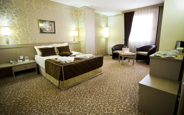 Sergah Hotel