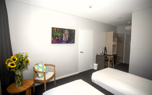 ibis Styles The Entrance
