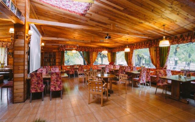 Recreation camp Park-Klub Dubrovskiy