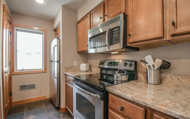 Montezuma 1771 by SummitCove Vacation Lodging