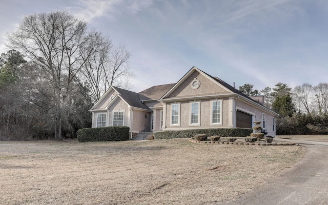 Family-friendly Stockbridge Home By Amphitheater!