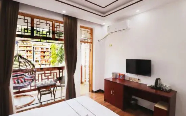 Fengchengjiangjingkezhan