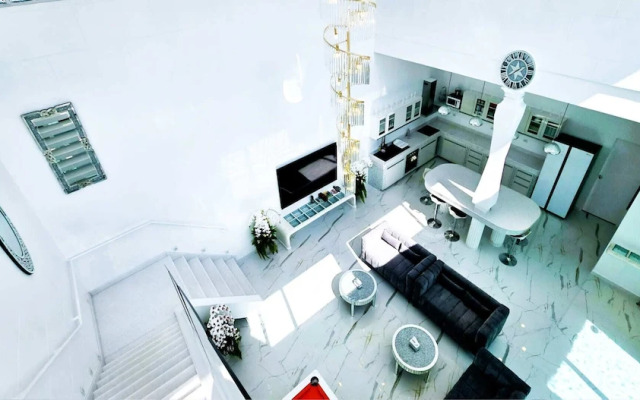 STARLAND Luxury Pool Villa Pattaya 8 Bedrooms