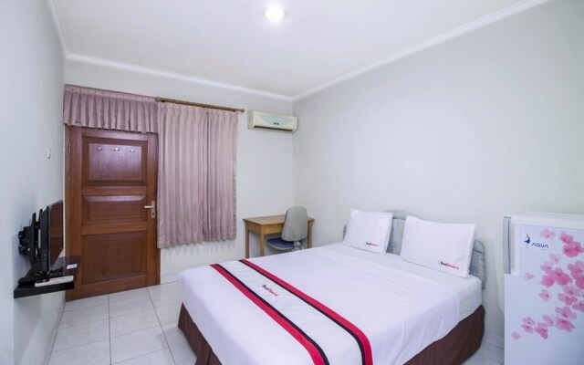 RedDoorz Near WTC Sudirman