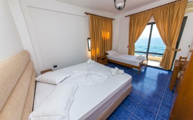 Blue Saranda Hotel