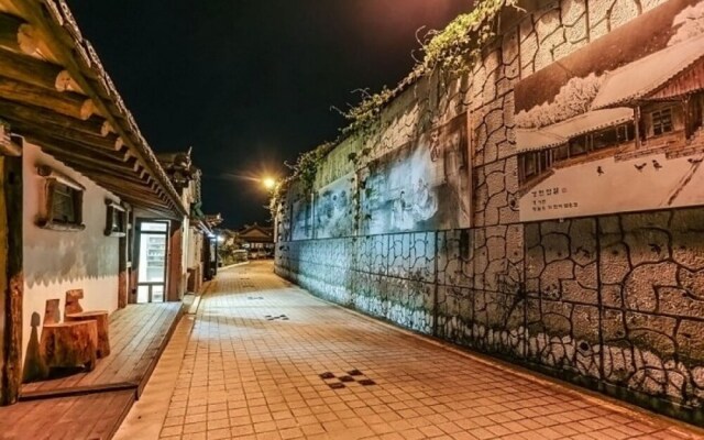 Jeonju Duool Nabirang Hanok Pension