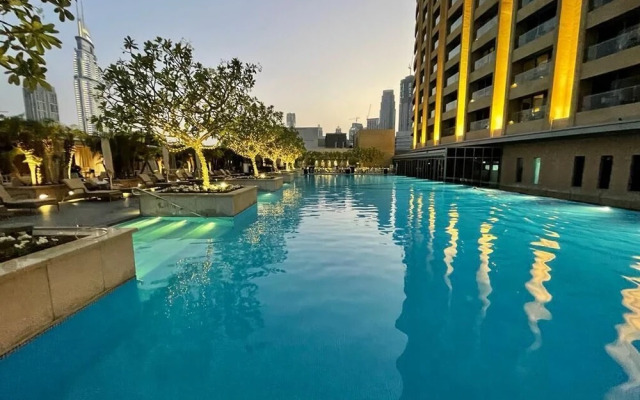 Lux BnB Address Dubai Mall Skyline Views