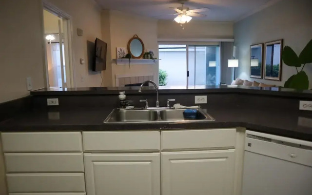 Great location and upgraded apartment!
