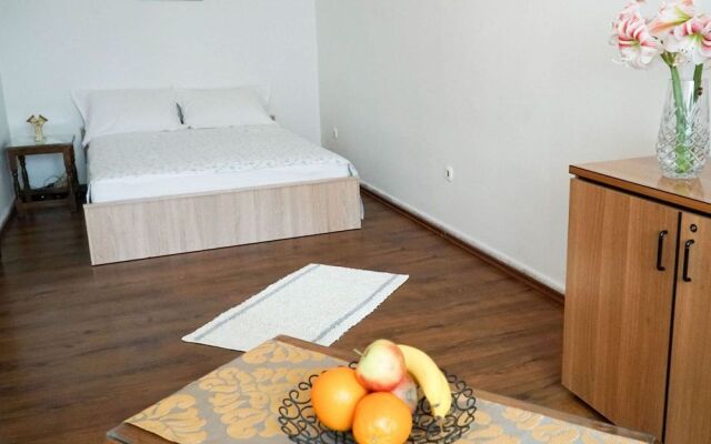 Duplex Apartment Tinel