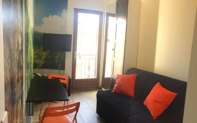 Studio Vieux-Port 5eme sans ascenseur