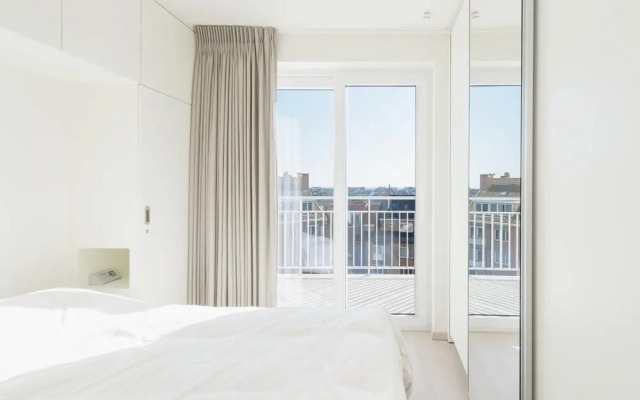 Apartment Close to the sea Wall of Mariakerke