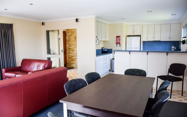 Beachway Motel & Restaurant