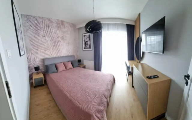 Apartament Plaza Tower Deluxe -Zagnańska (Garaż, Targi)