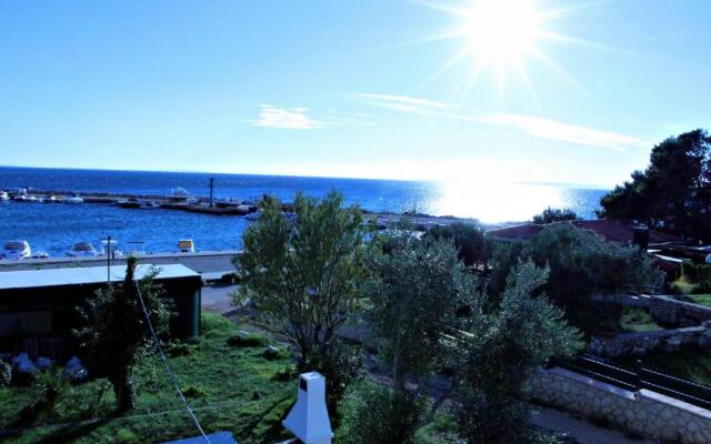 Apartments by the Sea Semy