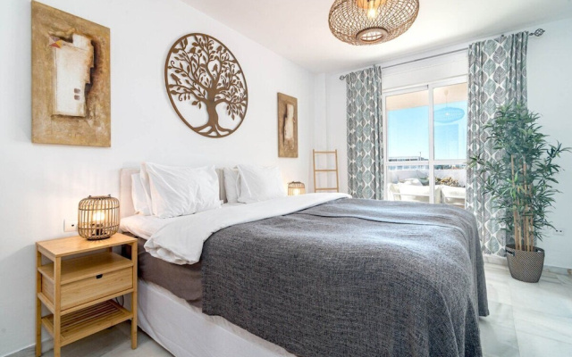 Lcr4 - Large 3-bedroom Apartment Near Beach