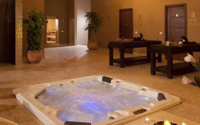Regency Plaza Aqua Park & SPA