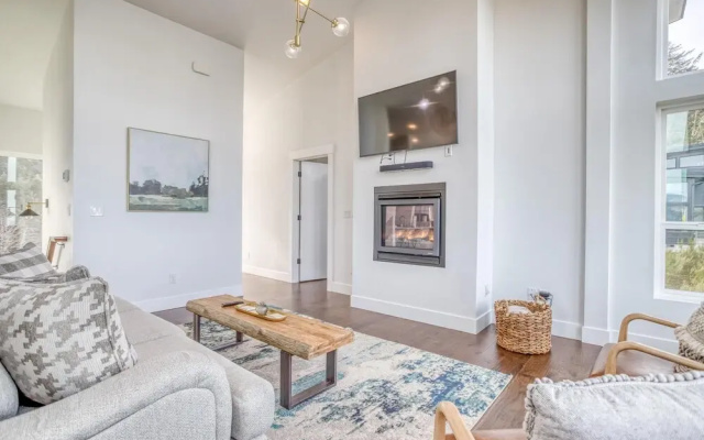 Neskowin South Beach Home