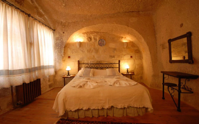 Traveller's Cave Hotel