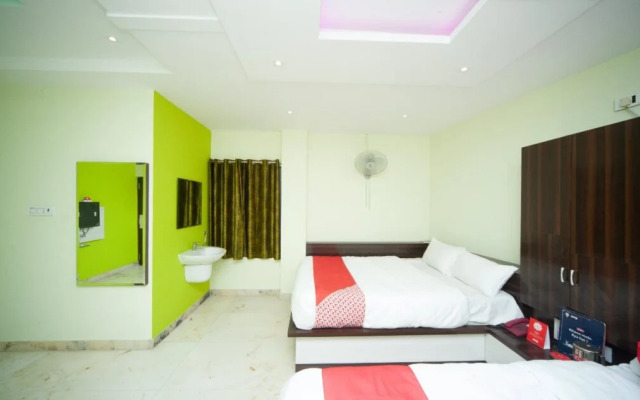 Sri Kumaran Residency By OYO Rooms
