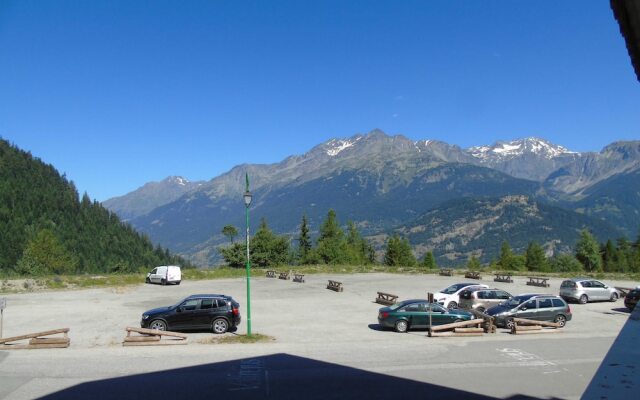 Lou Services Apartment CB7 LSI 001