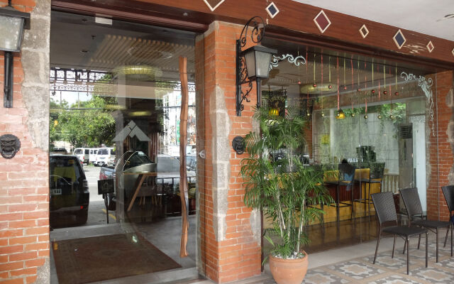 Imerex Plaza Hotel