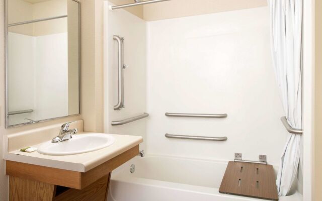 Extended Stay America Select Suites - Cleveland - Mentor