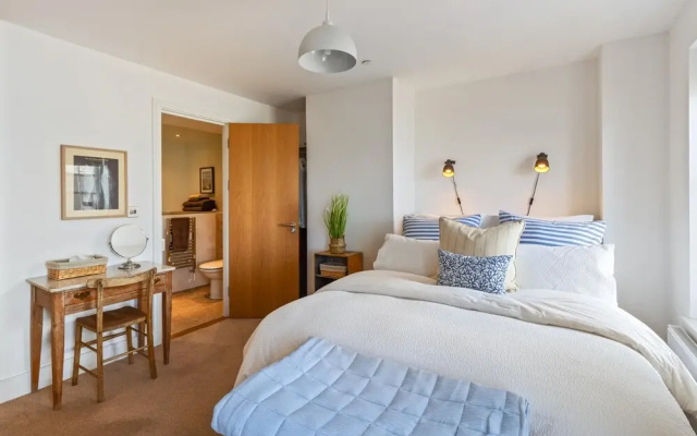 Nash House - Seafront With Parking Close to Town