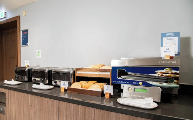 Holiday Inn Express Edinburgh Airport