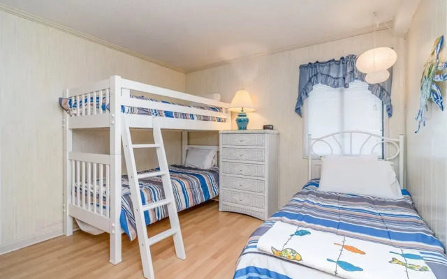 Sea Oaks 208