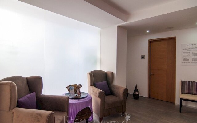 Menesse City Condo 1417