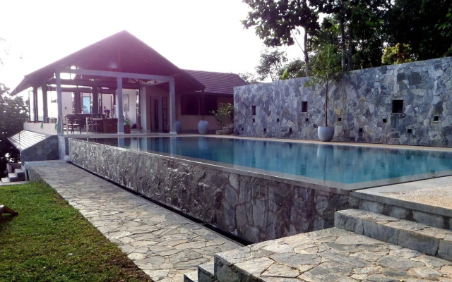 Sea Heart House on Koggala Lake