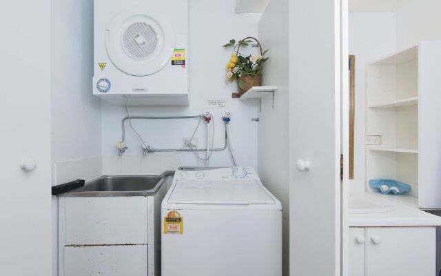 Intrepid, Unit 8/3 Intrepid Close