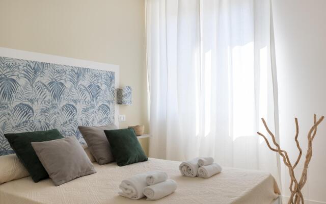 Crispi Bilo 12 con Balcone - Locazione