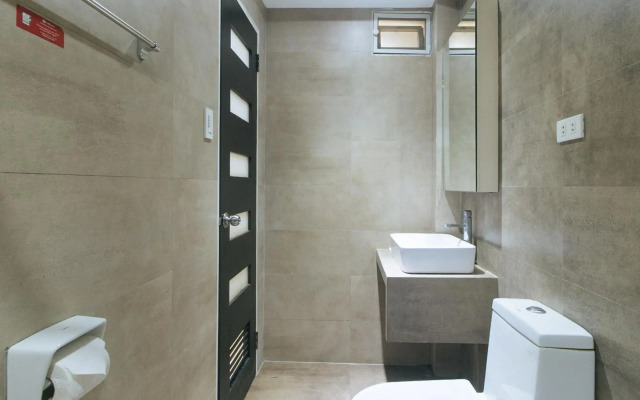 RedDoorz @ Grand Apartelle Hernan Cortes Cebu