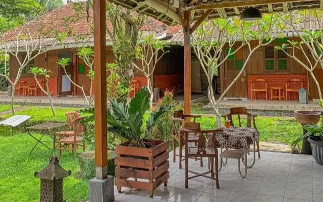 Carla Garden