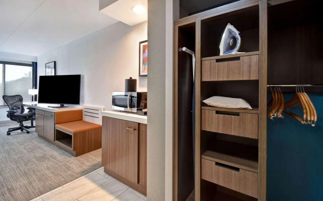 Hilton Garden Inn Detroit Metro Airport