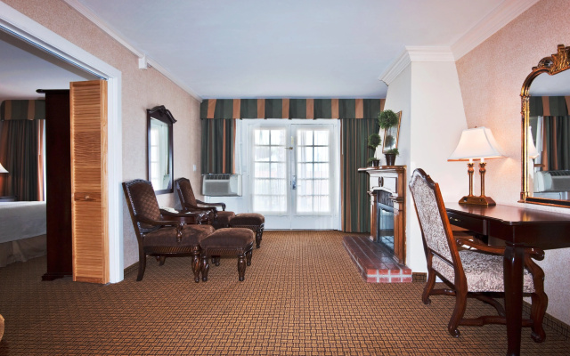 Holiday Inn Laguna Beach