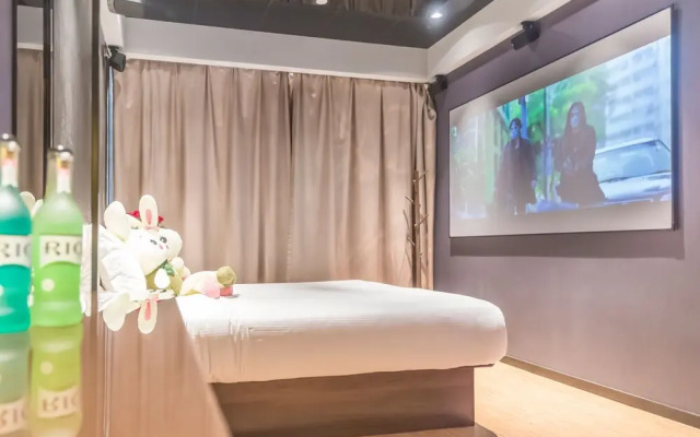 Movie Hotel Shanghai Yu Garden